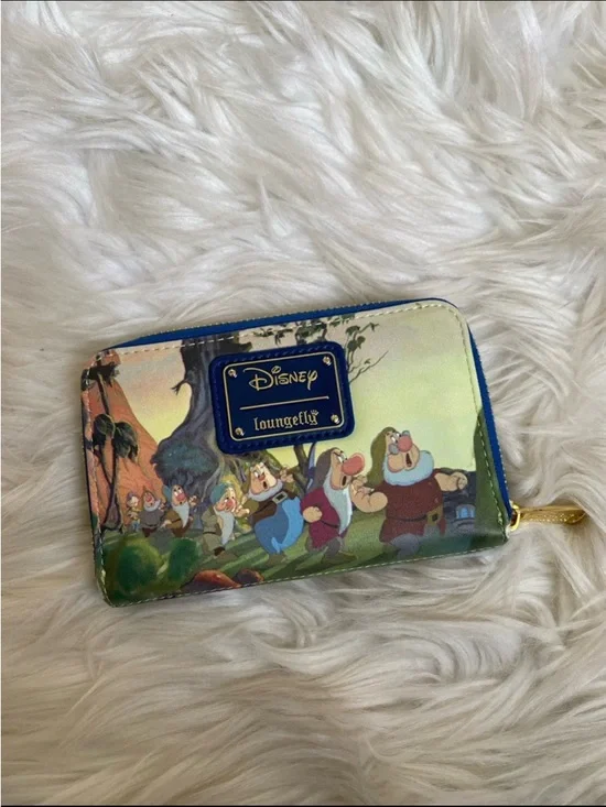 Disney Loungefly Snow White Scenes Ziparound Wallet - Picture 2 of 8